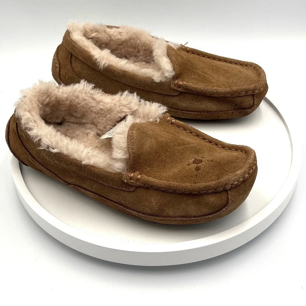 UGG Kids Ansley Chestnut Suede Moccasin Slippers 1120886K Brown Size 4 Youth